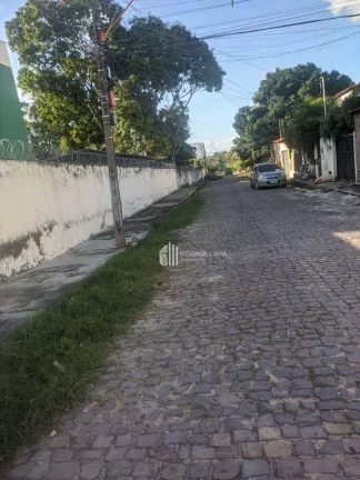 Imagem Casa grande para reformar, 4 dormitórios à venda por R$ 1.200.000,00 - Ininga - Teresina/PI