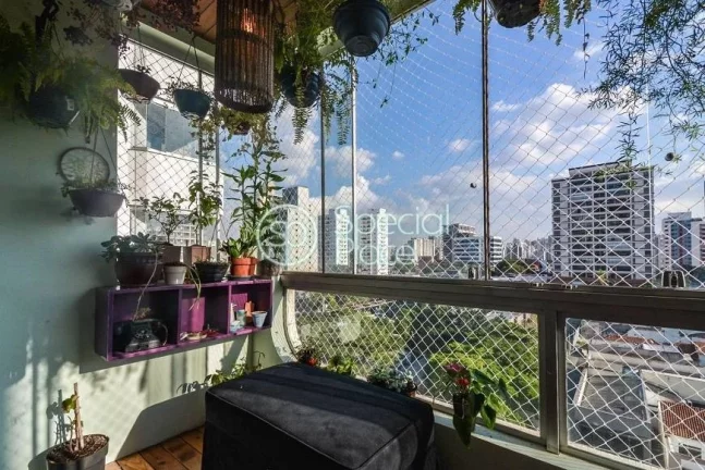 Imagem Apartamento com 183m² totalmente reformado, super amplo, com muita luz natural, muito arejado em Mo...