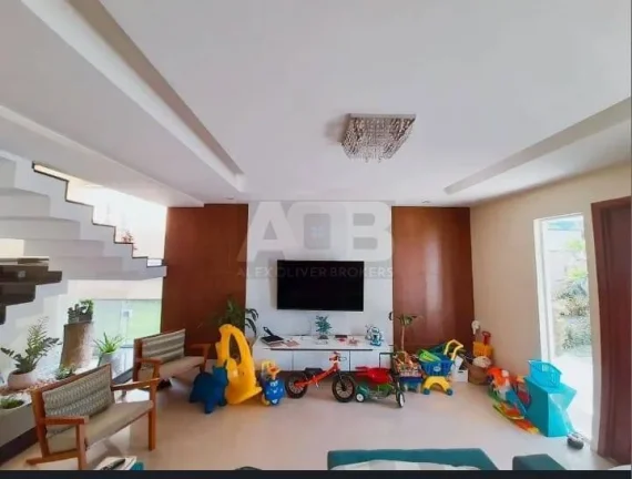 Imagem Casa à venda em Vargem Grande, 4 quartos, 3 vagas e 350m2 de área útil.