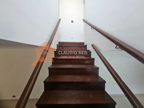 Imagem Sobrado com 3 Quartos para alugar, 179m² - Campo Grande