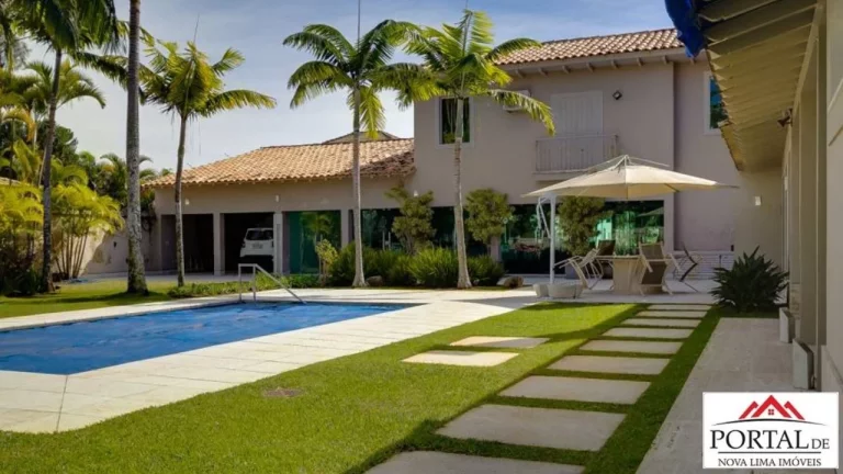 Imagem Casa maravilhosa a venda no Belvedere em Belo Horizonte, construída em área equivalente a 2 lotes, área de lazer com piscina aquecida