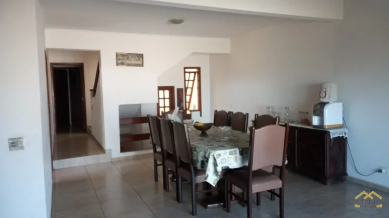 Imagem Sobrado com 03 dormitórios sendo 01 suíte à Venda na cidade de Itatiba/SP