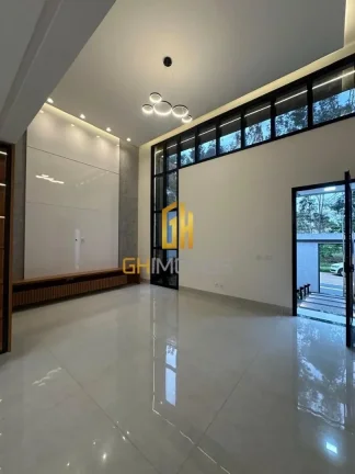 Imagem CA129

Casa com 3 quartos no Moinho dos Ventos, em terreno com 360m² com 223m² de área construíd...