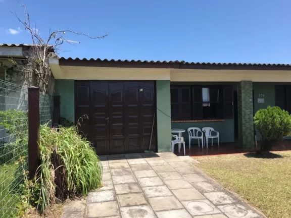 Imagem Casa de alvenaria com 146m², (03) dormitórios, bem localizada em Cidreira