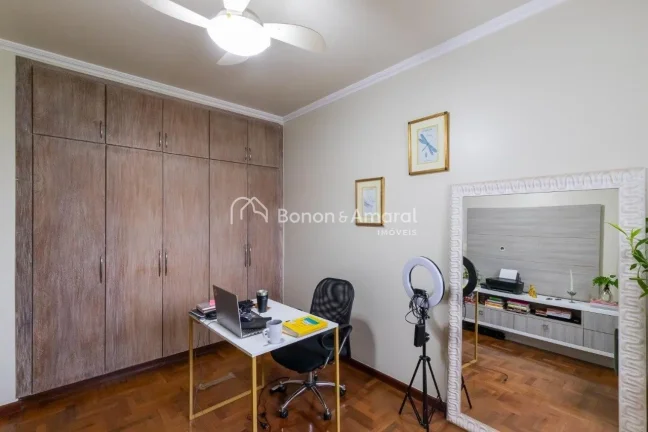 Imagem Situado no coração do Cambuí, um dos bairros mais desejados de Campinas, este apartamento oferece...