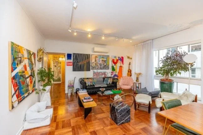 Imagem Apartamento amplo e reformado, com 174 m² de área útil, pé-direito alto, excelente iluminação ...