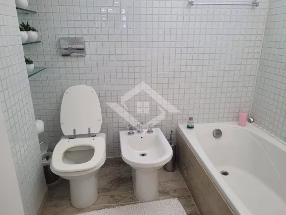 Imagem Apartamento de 4 Quartos à Venda em Copacabana – Conforto e Localização