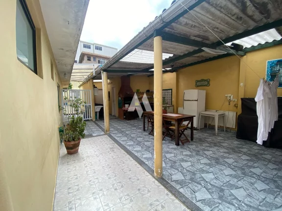 Imagem Casa com 8 quartos e 11 banheiros em Santos
