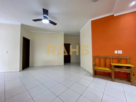 Imagem Excelente Casa com 1 suíte mais 3 quartos no bairro de Pirabeiraba em Joinville por R$890.000,00. T...