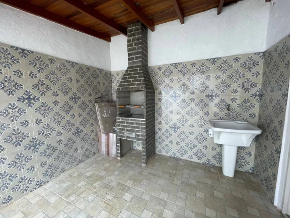 Imagem Casa comercial com 3 salas para alugar Centro de Caraguatatuba-SP