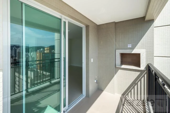 Imagem Apartamento 4 ou + dormitórios para Venda em Balneário Camboriú / SC no bairro Centro
