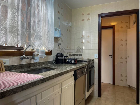 Imagem Casa à venda em Campos do Jordão - Com 97 m2, área gourmet e suíte