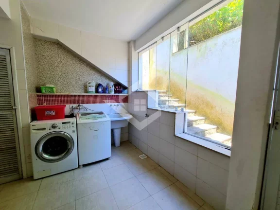 Imagem Mansão à Venda em Pendotiba Niterói com 4 Quartos