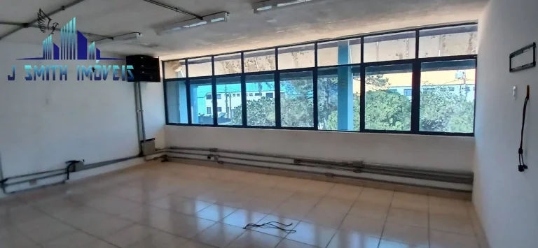 Imagem TERRENO COM GALPÕES Á VENDA - A.T. 7.430m² . AC. 2.816m² (5 galpões+adm)