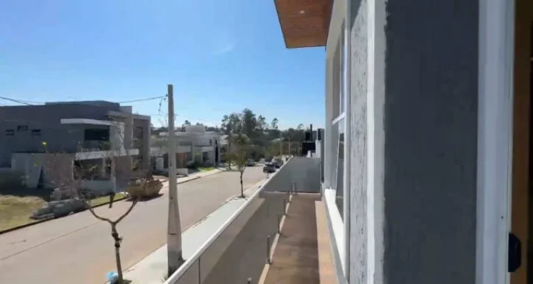 Imagem Casa Sobrado, 3 Dormitórios ( 1 Suíte), 4 Vagas, Terras do Vale - Caçapava.