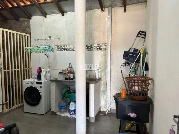 Imagem Casa completa com 3 dormitórios com ar-condicionado e suíte master no Residencial Morumbi, Uberaba