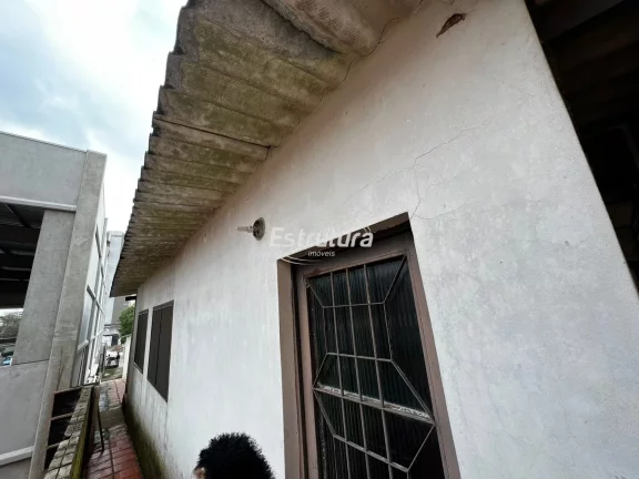 Imagem Amplo terreno com 3 residencias para moradia em Santa Maria - RS