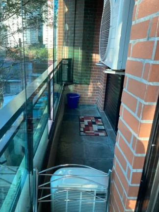 Imagem Apartamento 230 M², 3Q, 3 Suítes, 3 Banheiros, 4 Vagas, Sala espaçosa, Piscina, Academia, Quadra, Salão de festas, Lavabo, Próximo ao metrô.