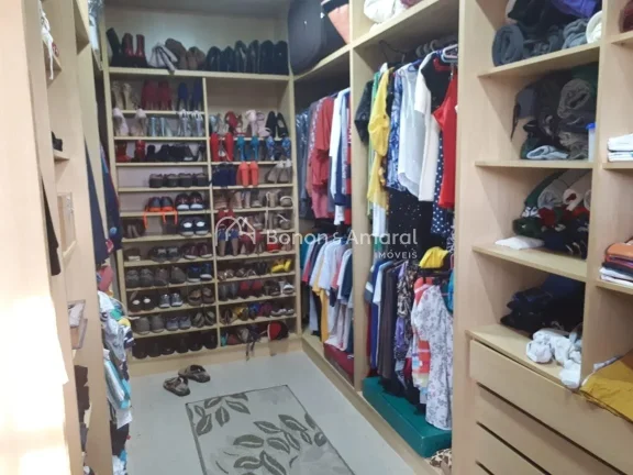 Imagem Casa de Condomínio com 4 Quartos e 4 banheiros à Venda, 270 m²