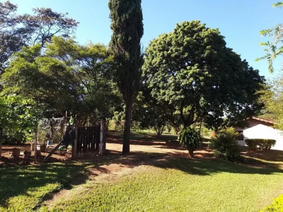 Imagem Essa é a chácara perfeita para quem está em busca de segurança e principalmente conforto, confira: