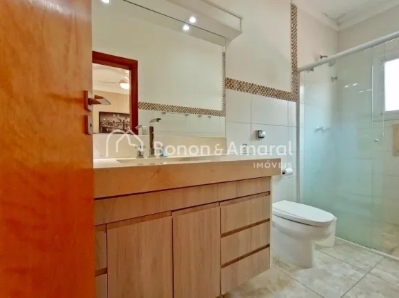 Imagem Casa luxuosa e moderna à venda em terreno de 1.270 m² com 600 m² de área construída, oferecendo...