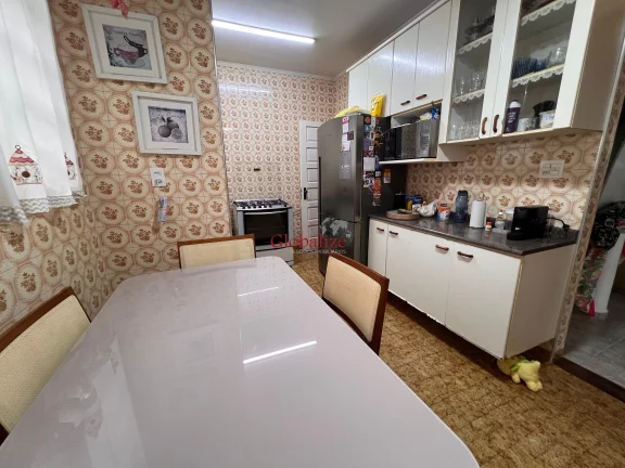Imagem Sobrado à Venda com 3 dormitórios e 1 vaga no bairro Encruzilhada em Santos por R$ 910.000,00
