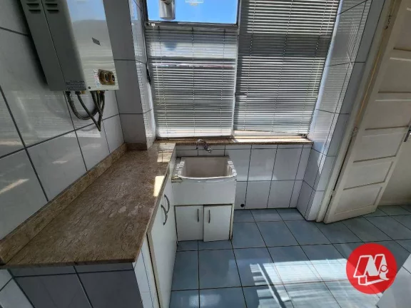 Imagem Morano vende próximo Hospital de Clinicas, 3 dormitórios com vaga.