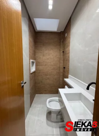 Imagem Imperdível! Casa à venda em São Paulo-SP, na Vila Carrão, com 3 quartos, 3 suítes, 3 banheiros, 3 vagas de garagem e 197m².