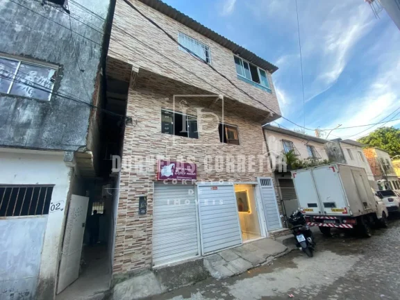 Invista e More: Casa com 2 Quartos + 2 Pontos Comerciais no Pina!