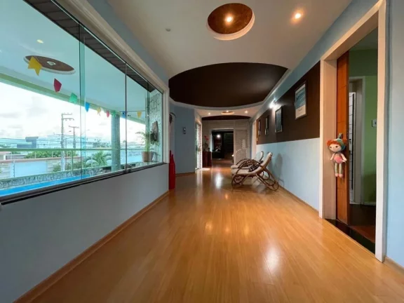 Imagem Casa à venda no bairro Coroa do Meio em rua pública - Confira detalhes!