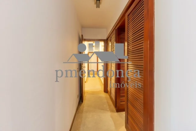 Imagem Apartamento alto padrão em Higienópolis com 230m², 3 suites e 3 vagas.