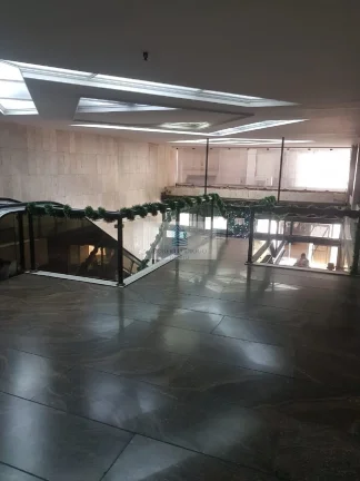 Imagem Salão Comercial de Alto Padrão à Venda no Centro do Rio de Janeiro-RJ: 1 Sala, 2 Banheiros e 115m² de Área.