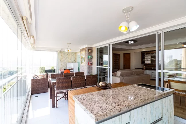 Imagem LINDO APARTAMENTO MOBILIADO 136,00 M ÁREA ÚTIL REFORNADO 3 SUÍTES VARANDA GOURMET ENVIDRAÇADA CINEMA SAUNA 2 VAGAS CONDOMÍNIO VÁRIOS ATRATIVOS