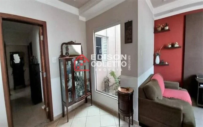 Imagem Pronto para Morar - Casa a venda com Espaço Gourmet e Piscina no Glebas Califórnia!