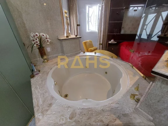 Imagem Casa Plana em rua calma no Costa e Silva, 468 m² de terreno e 270 m² de área construída. Excelen...