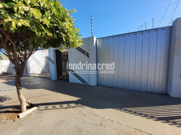 Imagem Excelente casa na Zona Norte de Londrina com 3 dormitórios (1 suíte), edícula, área gourmet, 3 vagas, ar-condicionado, câmeras e portão eletrônico!