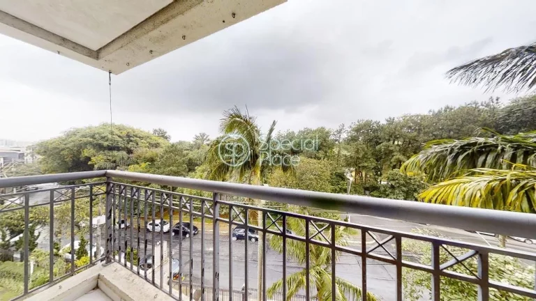 Imagem Apartamento com 220m² na Granja Julieta voltado para a Hípica de Santo Amaro. Amplo living com var...