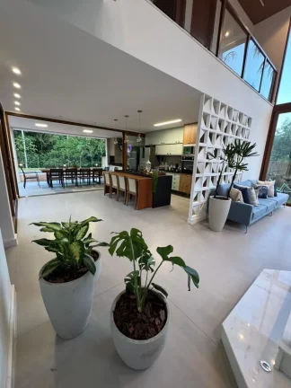Imagem casa espaçosa em condomínio para chamar de lar na Praia do Forte