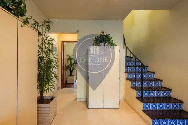 Imagem Casa Comercial à Venda na Vila Olímpia: 2 Salas, 3 Banheiros e 2 Vagas de Garagem - São Paulo, SP