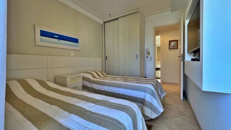 Imagem Apartamento com 3 dormitórios à venda, 113 m por R$ 3.300.000,00 - Riviera