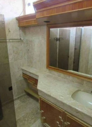 Imagem Casa à Venda em Farolândia - Espaçosa, Confortável e Bem Localizada!