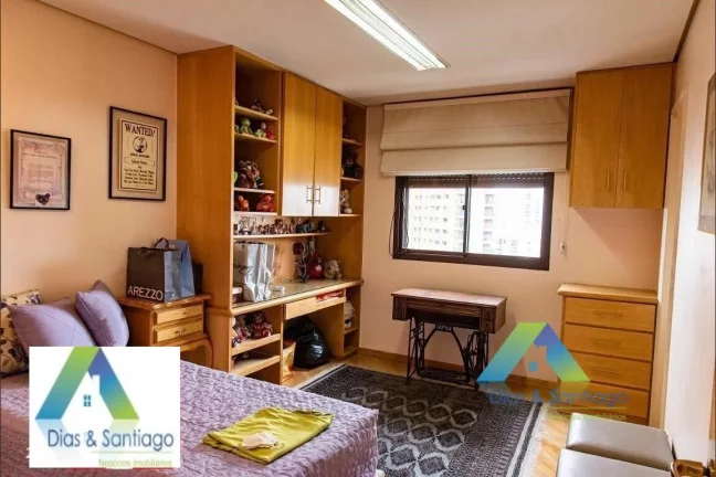 Imagem Apartamento alto padrão em 230m² sendo uma unidade por andar com 4 suítes, 4 vagas de garagem em localização privilegiada a 650mts Metrô Chácara Klabin