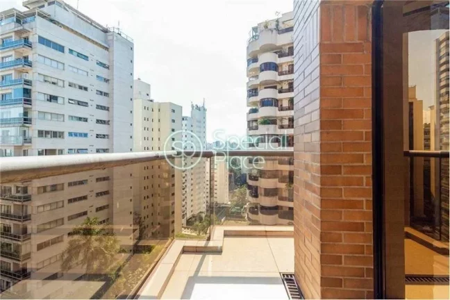 Imagem Cobertura com reforma moderna em Higienópolis. São 264m² de área privativa, 3 dormitórios ( tod...