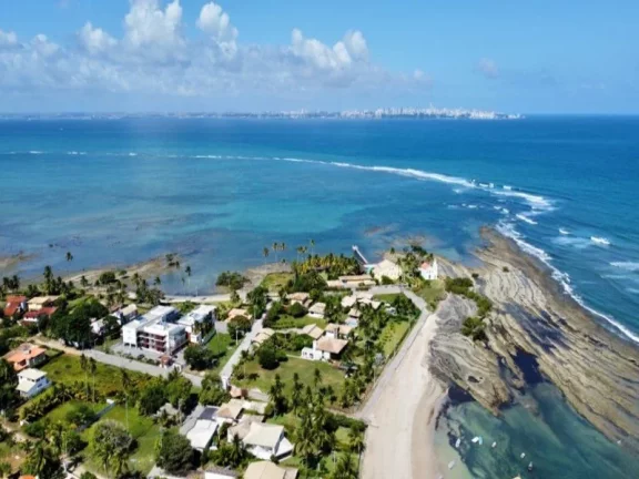Imagem A 5ª Avenida Imóveis apresenta esse lindo apartamento totalmente decorado no Condominio Villa Azure, na paradisíaca praia da Penha - Ilha de Itaparica