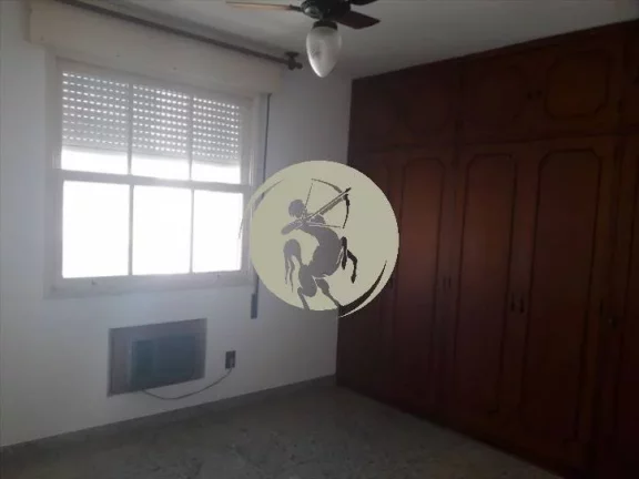 Imagem APARTAMENTO GRANDE NA QUADRADA DA PRAIA COM VISTA MAR E 2 VAGAS DE GARAGENS DEMARCADAS, OPORTUNIDADE...