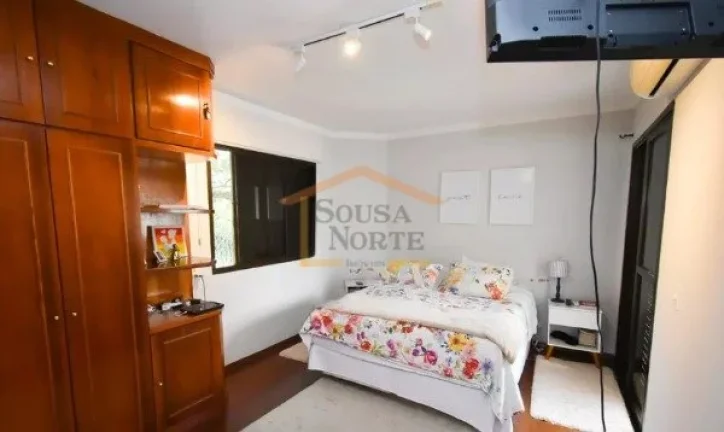 Imagem Apartamento com 3 dormitórios, sendo 1 suíte, totalizando 4 banheiros. Possui 150 m² de área, lo...