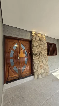Imagem Destaques do imóvel:

-  03 dormitórios amplos (sendo 01 suíte)

-  Sala de estar com sanca em LE...