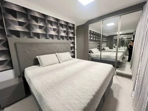 Imagem Apartamento decorado com 3 dormitórios sendo 1 suíte e 1 vaga em Balneário Camboriú