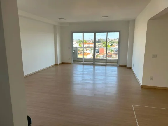 Imagem Imóvel de Luxo no Centro de Tatuí-SP: Apartamento com 3 suítes, 3 salas, 4 banheiros e 2 vagas de garagem!