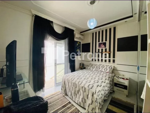 Imagem CASA RESIDENCIAL em GOVERNADOR CELSO RAMOS - SC, Calheiros